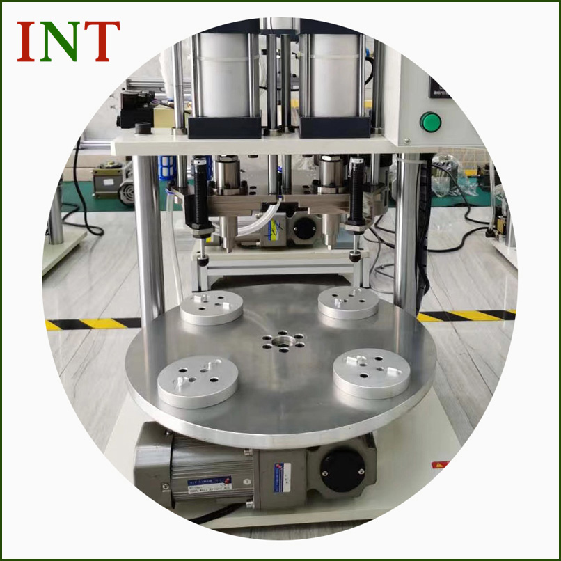 Componenti e moduli per rivettatrici automatiche